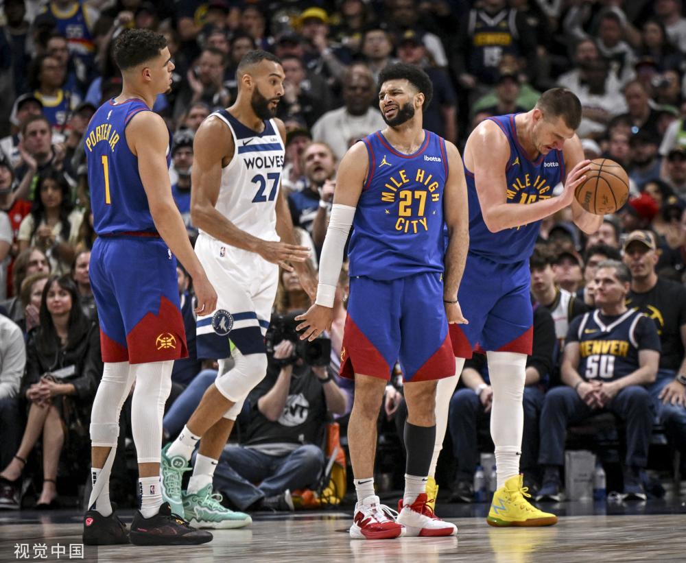 她精准踩点 她精准踩点